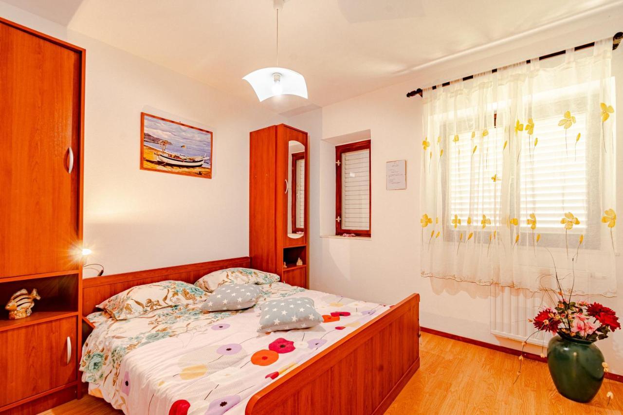 Apartments And Rooms With Parking Space Mali Ston Exteriör bild