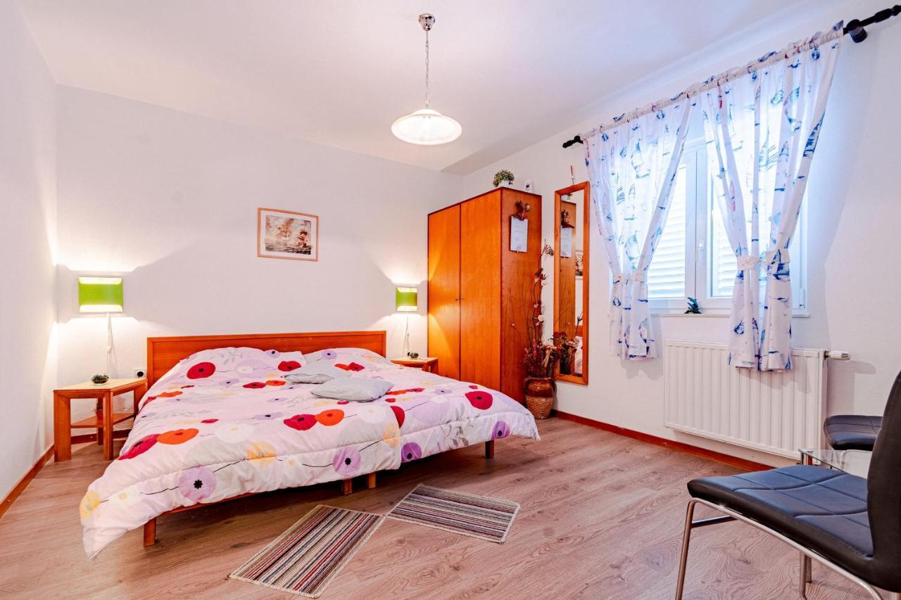 Apartments And Rooms With Parking Space Mali Ston Exteriör bild